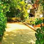 Komplett Neue Laendliche Im Cottage-stil Komfort By Interhome Semesterbostad Ellezelles