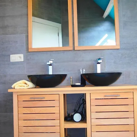 Komplett Neue Laendliche Im Cottage-stil Komfort By Interhome Nyaraló Ellezelles